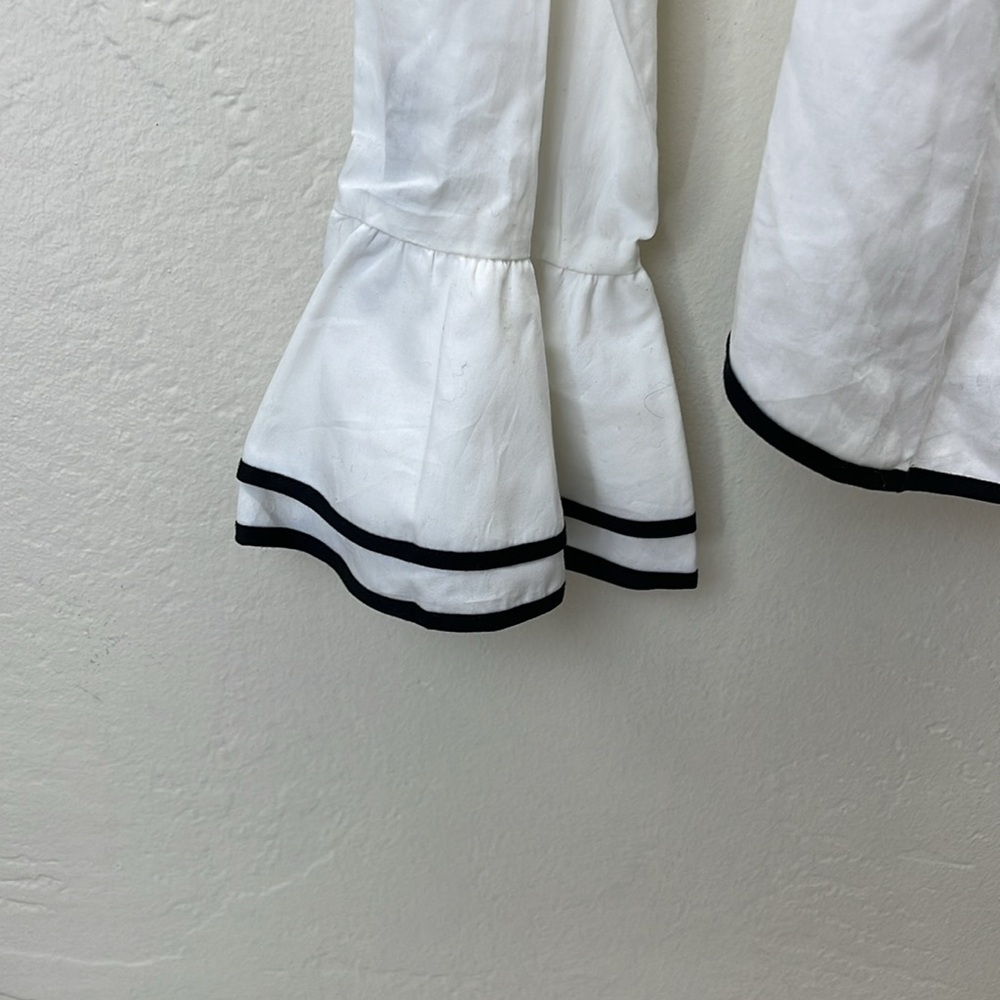 Oscar de la Renta | White and Black Ruffle Top flared sleeves - Picture 4 of 10